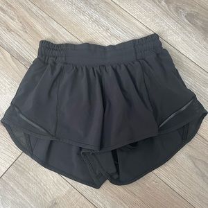 Lululemon hotty hot shorts, size 2 and 2.5inch. Perfect condition.